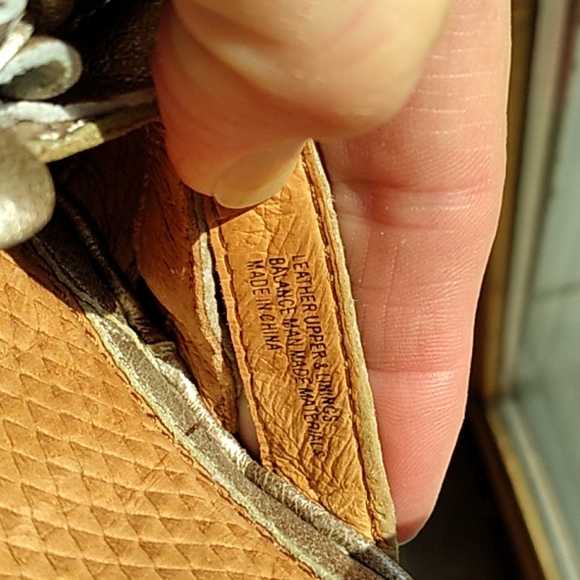 NWT Women's Born light gold leather heels sz 9 - Picture 11 of 11